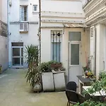 Beautiful Apt Near The Arc De Triomphe