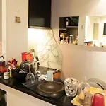 Beautiful Apt Near The Arc De Triomphe